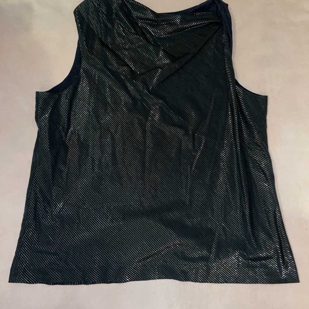 GAP Black Top